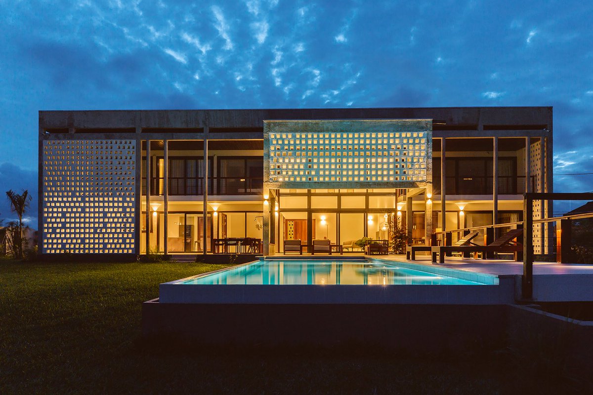thisisprincely's tweet photo. This new home in Mbweni, #DarEsSalaam is vernacular architecture done right!

A house built for its environment. https://t.co/mhSafHkF8j