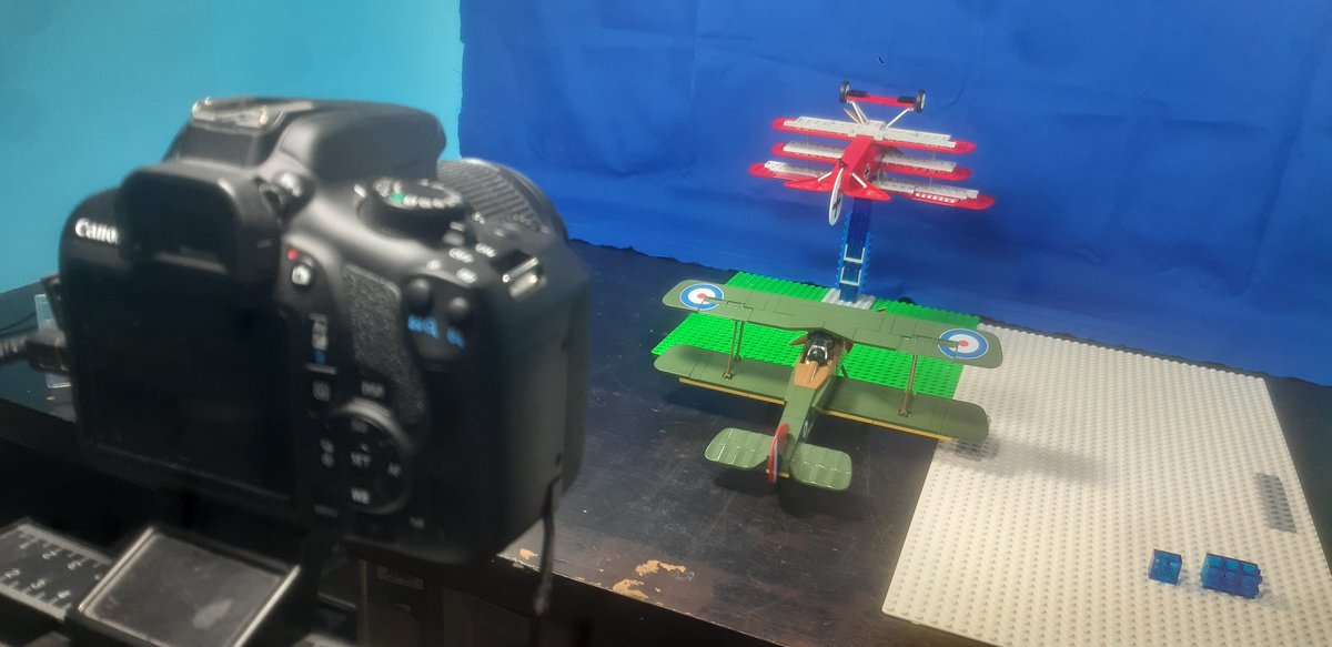 This week working on something else. Do you remember that crashed airplane screenshot I posted a while ago? Well, after seeing the latest WW1 brickfilm from JDBrickProductions bit.ly/32OeIlb I got incredibly motivated to finish this project.