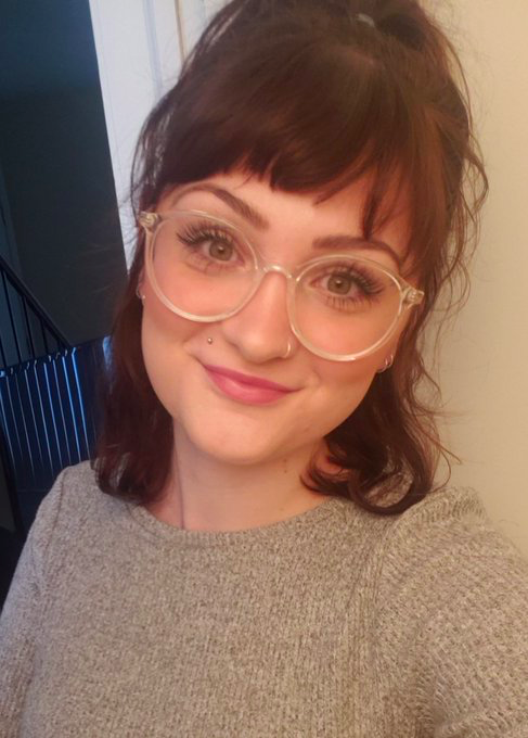 Profile #44!  @AshleyKirstenW is a  #FirstGenClassics PhD student, instructor, and ICS editorial assistant  @Illinois_Alma. She works on gender & sexuality, animals, and sensation/perception esp. in prose fiction and she lives with  #GAD  #PanicAttack  #ChronicMigraine