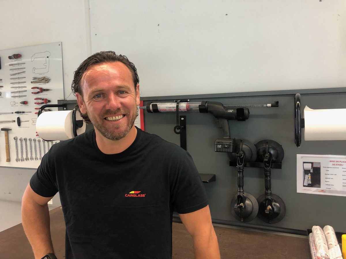 SAVIDANSTEVE's tweet photo. Tournage pour la semaine #santé #sécurité chez #Carglass France 
-Faut pas rater ça !!!!!!!! 

Préparation physique et mentale pour être #tjrsautaquet https://t.co/1EkmpxZatx