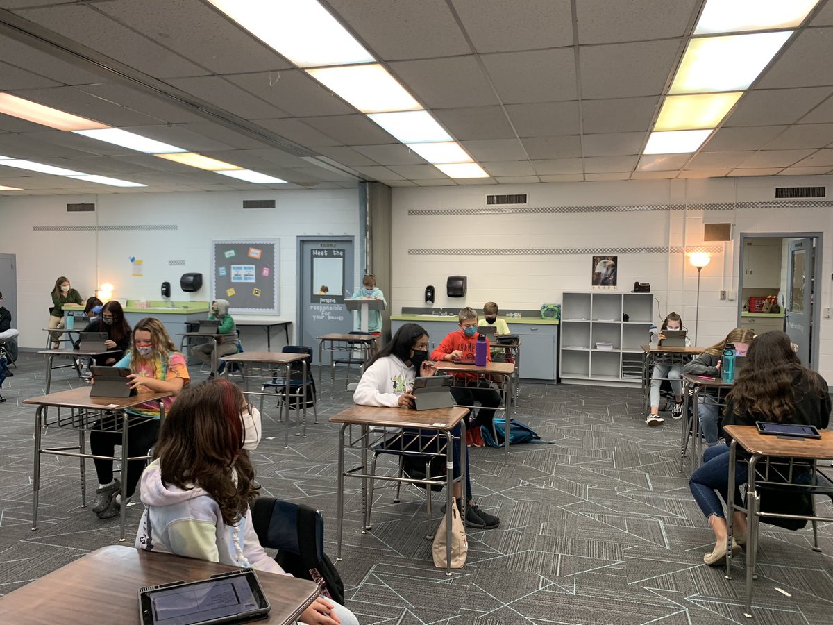 Student presentations in Mrs. Byrd’s class @ErwinMiddle #rise2thechallenge