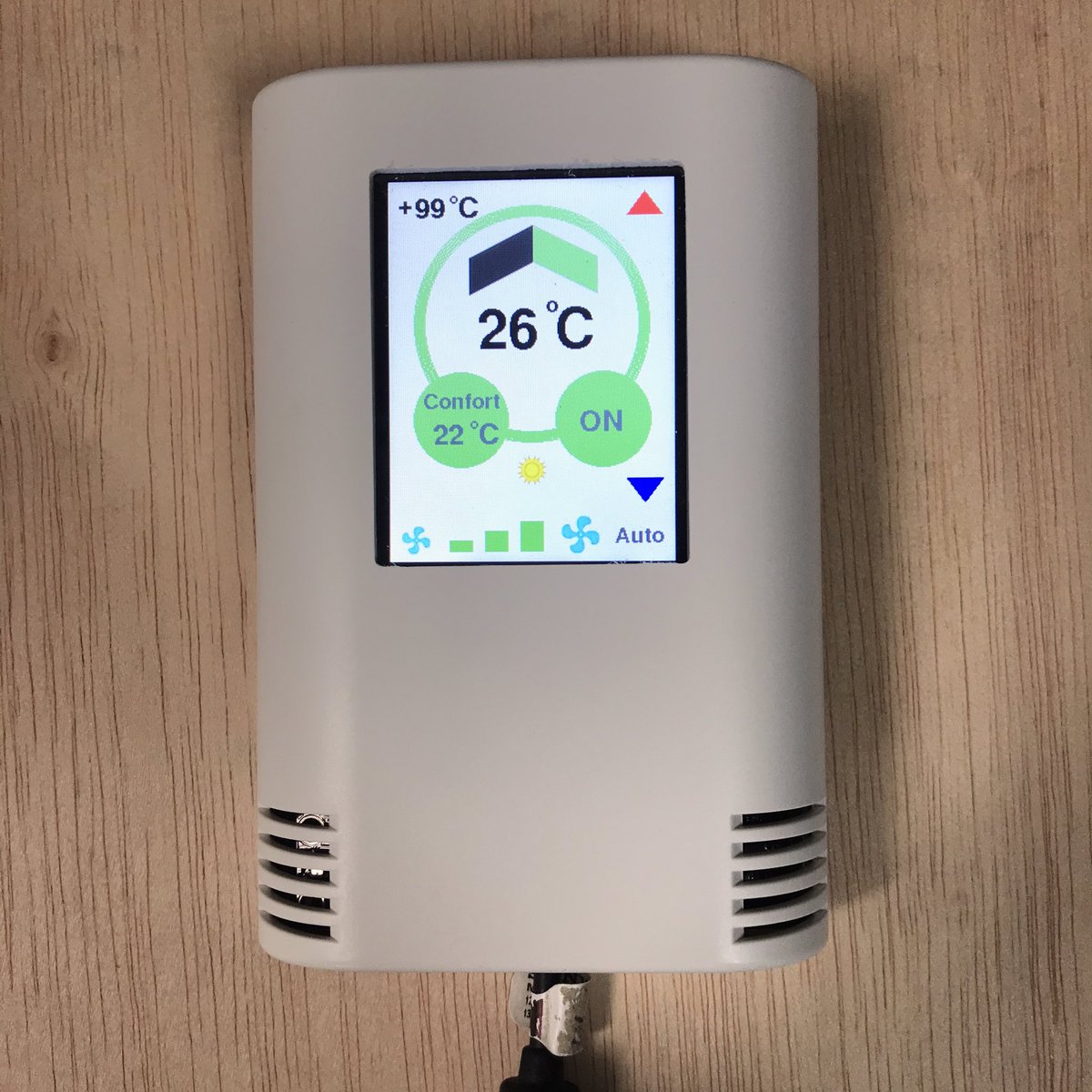 AlmeriaArduino's tweet photo. Termostato V1.0 casi listo para probarlo en una instalación real con #Loxone. A falta de soldar unos componentes smd en las pcb realizas por @JLCPCB 😍 https://t.co/kqXPEFOsYM