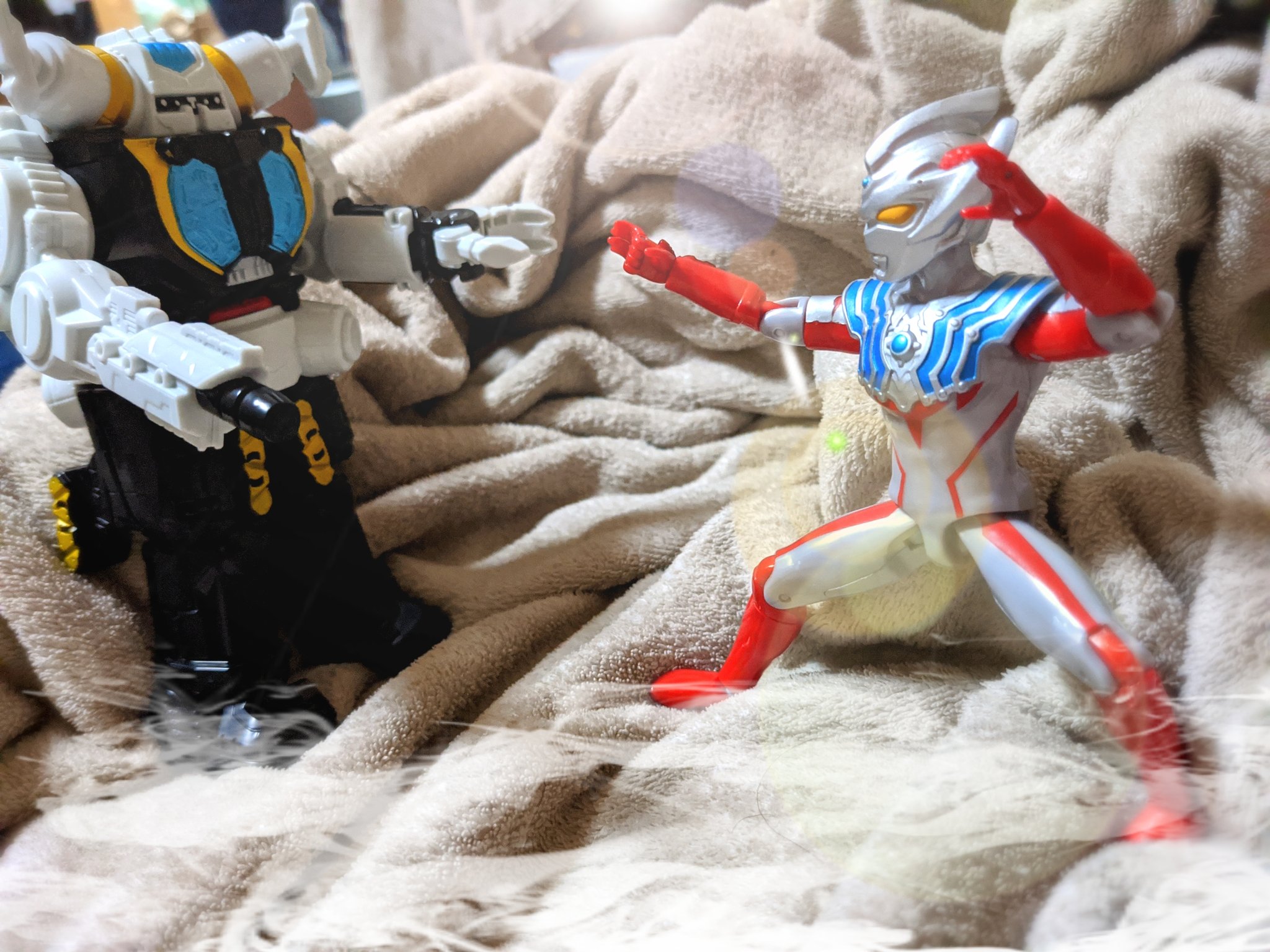 おちマル トーラム せっかくキングジョーストレイジカスタムを買ったんだし アクションフィギュアと合わせて遊んでみた キングジョーはバロッサ星人がまた乗っ取ったと思ってくださいw ウルトラマンタイガ ウルトラマンz キングジョー