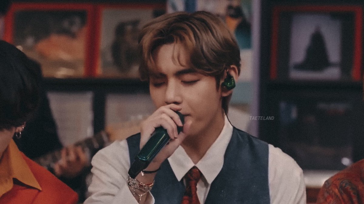taeteland's tweet photo. taehyung has the most emotional n deepest voice https://t.co/2T4glHWjm0