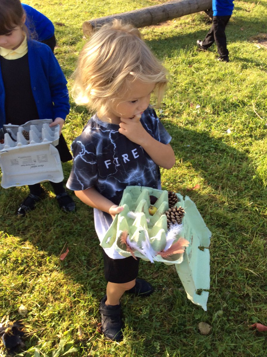 bhvcprimary's tweet photo. Reception exploring and becoming more independent outside in forest school. #treasureboxes #naturalfaces https://t.co/1yAdlJMGOA