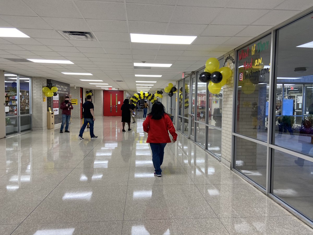 HoffmanMS_AISD's tweet image. 🐝🐝🐝🐝🐝 @UpadhyayRitcha @MamaJones20 @_JLWilliams_ @MsJLBolden @MsGteachesmidd @SCHALLEReading #wearehoffman #AldineAnywhere