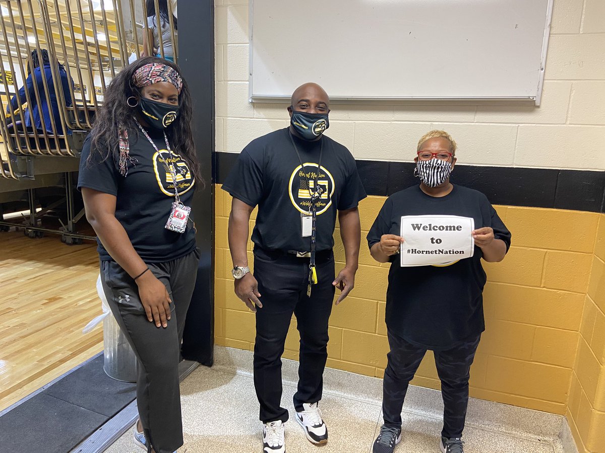 HoffmanMS_AISD's tweet image. 🐝🐝🐝🐝🐝 @UpadhyayRitcha @MamaJones20 @_JLWilliams_ @MsJLBolden @MsGteachesmidd @SCHALLEReading #wearehoffman #AldineAnywhere