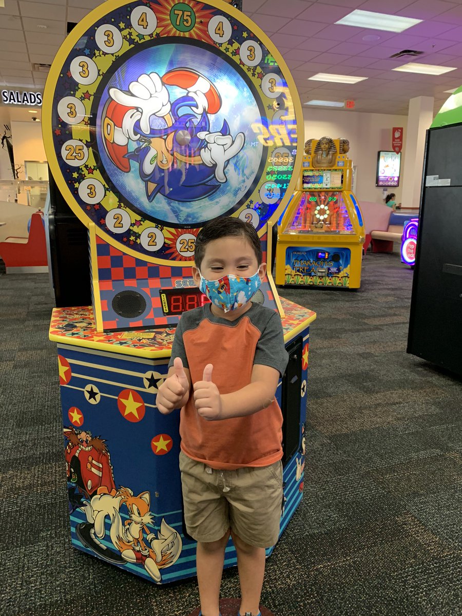 Pizza and Games 🎉🎉🎉 @SuperRyanToys1 @ChuckECheese
