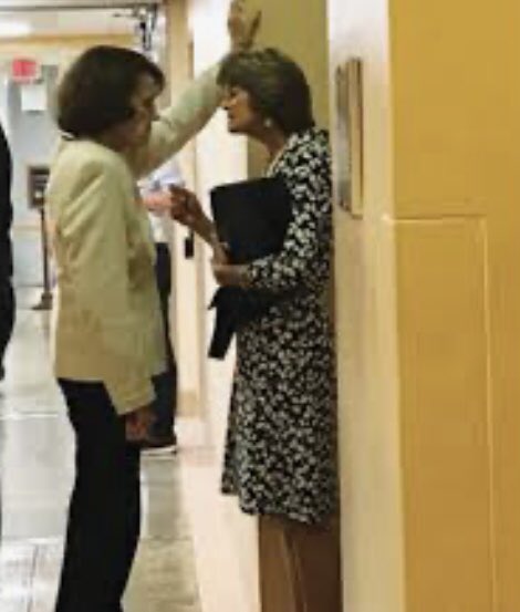 For those of you listening to Rush , this is the photo he’s referring to.👇🏼👇🏼👇🏼👇🏼Diane at her best.🙄 
#Feinstein #Murkowski #KavanaughHearings #RushLimbaugh 📻🎙