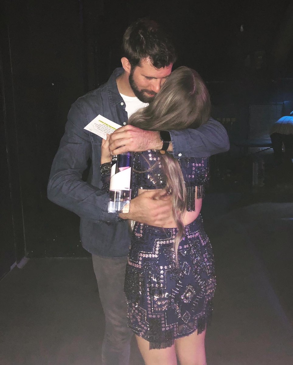 TenilleArts's tweet photo. How has it been a year?! My #OpryDebut truly was the most surreal and incredible moment of my career so far. Taking a very sentimental trip down memory lane today. I’m so beyond thankful for this life. 💙 @opry https://t.co/RAMGPm5JAO