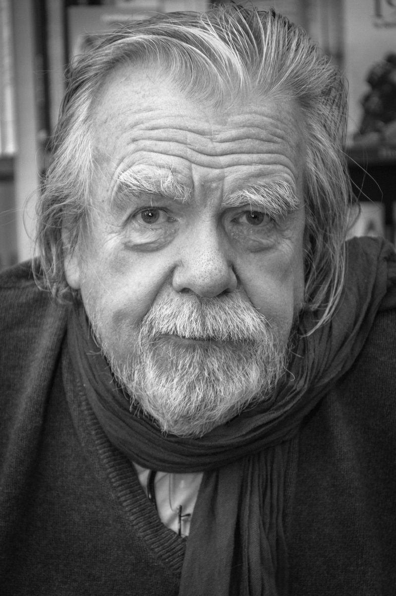pdesaintpierre's tweet photo. #MichaelLonsdale s’est éteint paisiblement aujourd’hui dans sa 90ème année, annoncent ses amis.  Acteur inoubliable, « voix » unique, il fut aussi un inlassable héraut de l’espérance chrétienne.
#Cinema #théâtre #Television https://t.co/CXlXYuZwdo