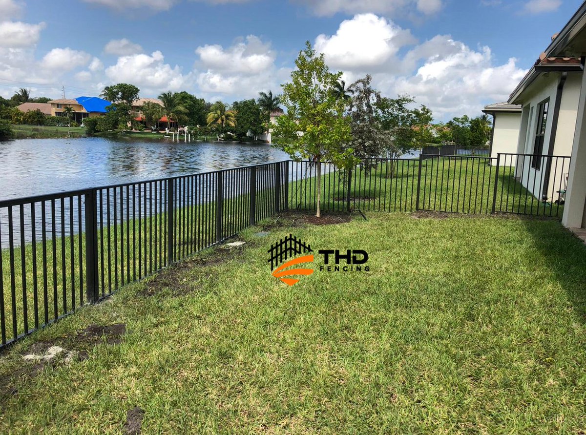THDFenceCity's tweet photo. Our aluminum handrail offers security without compromising view.
Call today for a free estimate 833-433-3623
#thdfencing #aluminum #aluminumfabrication #aluminumfence #homedepot #fence #fenceinstallation #miamidade #broward https://t.co/0b5Ic7neU3