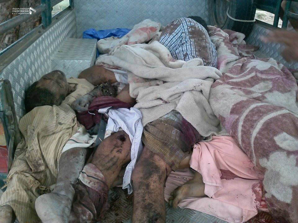 crimesarchive's tweet photo. في مثل هذا اليوم 21 سبتمبر 2015

استشهاد ثمانية وعشرون مواطناً بينهم أطفال ومسنين وإصابة العشرات، جرّاء غارات شنّتها طائرات العدوان الأمريكي السعودي على سوق ومبنى أمن مُديرية #الشغادرة بـ #حجة.

#انفروا_خفافا_وثقالا
#اليمن #Yemen https://t.co/mDhiBC8Puq