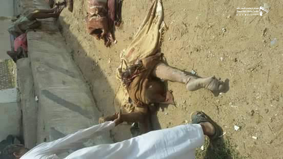 crimesarchive's tweet photo. في مثل هذا اليوم 21 سبتمبر 2015

استشهاد ثمانية وعشرون مواطناً بينهم أطفال ومسنين وإصابة العشرات، جرّاء غارات شنّتها طائرات العدوان الأمريكي السعودي على سوق ومبنى أمن مُديرية #الشغادرة بـ #حجة.

#انفروا_خفافا_وثقالا
#اليمن #Yemen https://t.co/mDhiBC8Puq