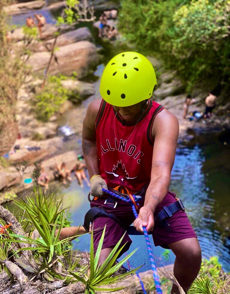 A_alveSb's tweet photo. Rapelzin, cachu e escalada 🌅🙅🏽♂️
#LavrasNovas https://t.co/6dihFgvtAa