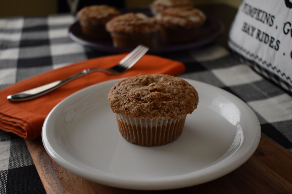 Disney's Pumpkin Muffins have a fantastic pumpkin flavor and are moist and delicious, inspired by Disneyland Jolly Holiday Bakery Cafe. 
#PumpkinWeek #Disneyland #DisneyRecipe 
simplyinspiredmeals.com/disneys-pumpki…