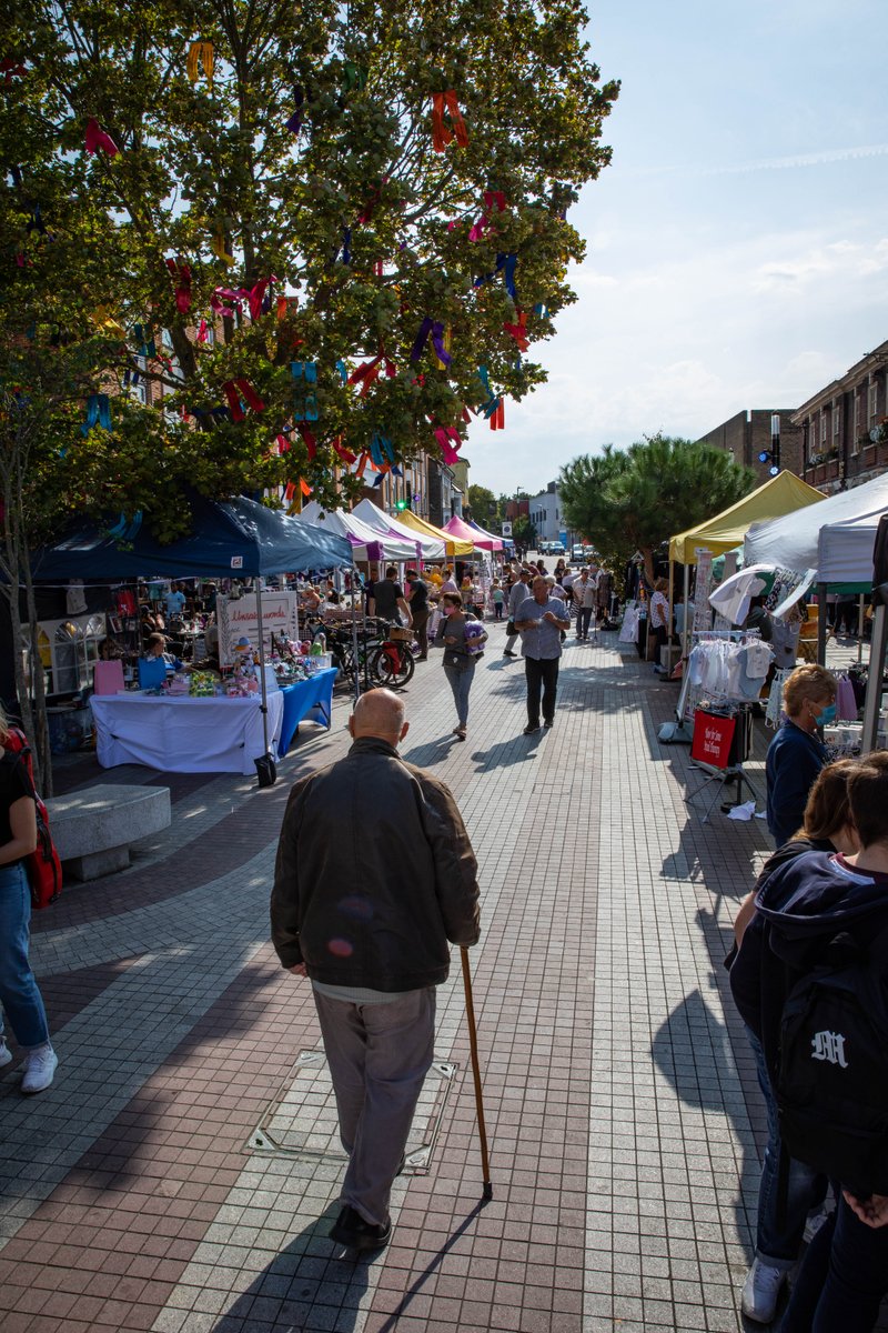 Royal_Greenwich's tweet photo. Wonderful socially distanced market and some pop-up performances in Passey Place, Eltham on Saturday.
Did you spot the colourful #ResidentsRainbow wishing tree and art installation?
#ItsTimeRG
@CCEventsUK1 @TARUBrazil https://t.co/DMbaI9cyL1