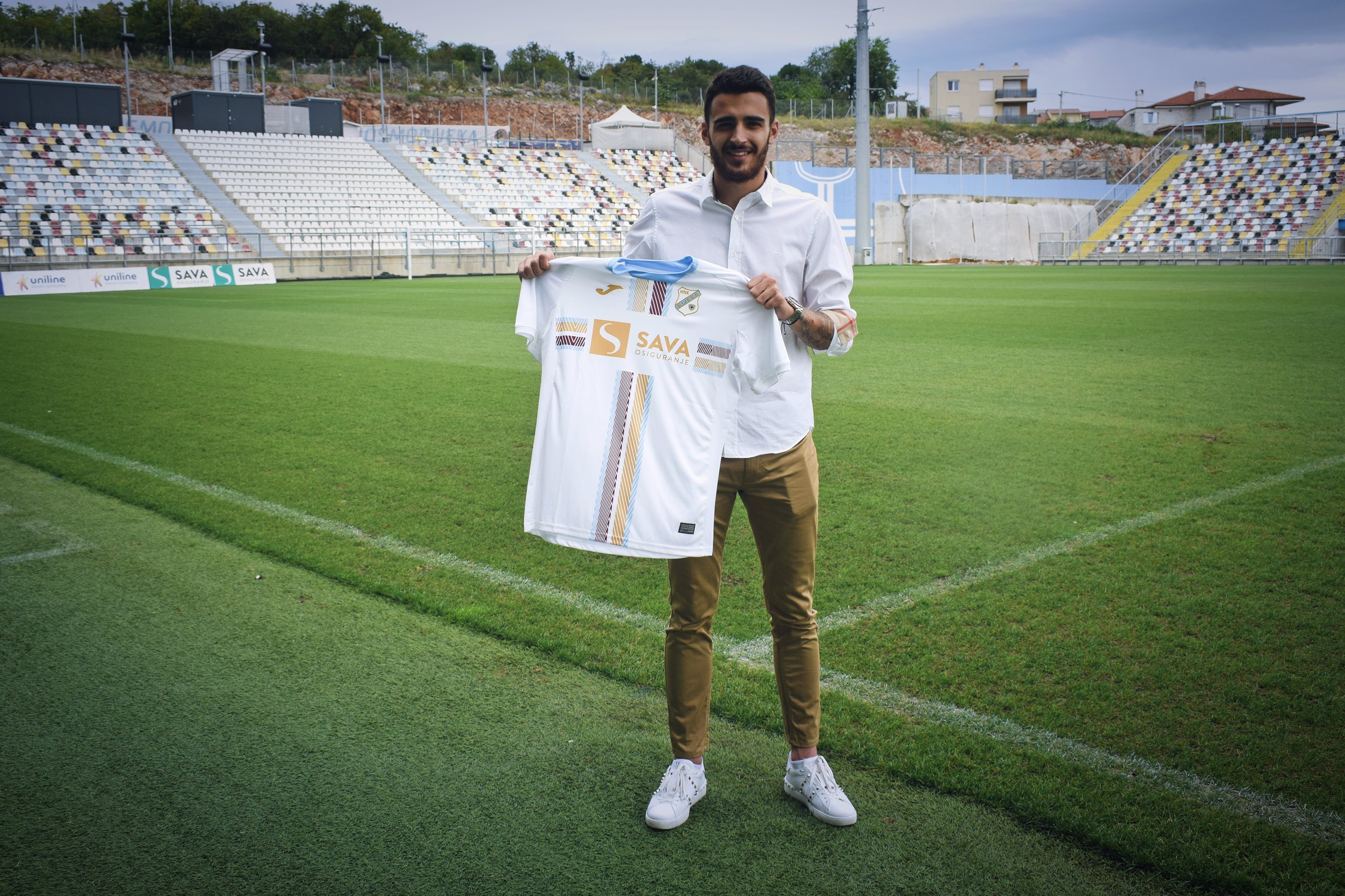 Ivan Žeželj on X: It's official: Sandro Kulenovic signed for Rijeka.  Croatian striker is coming on loan from Dinamo Zagreb and Rijeka has an  option to buy his contract. #Rijeka #Transfers #Kulenovic #