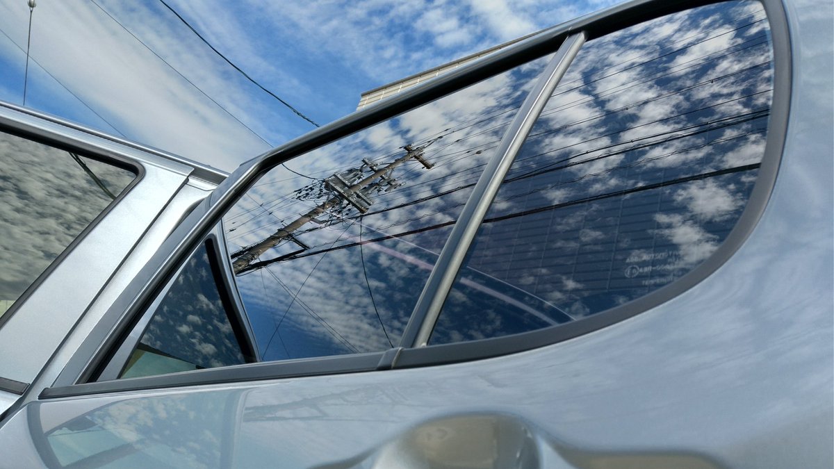 NAGAI44195807's tweet image. パッソさんカーフィルムDIY施工🥰

エスティマと同じ透過率5%をチョイス😃

凄まじく豪快にクシャッと失敗した所あるけど素人DIYなんだから気にしない気にしない♪

まだまだやる事山積みだなー😁

#パッソ
#ブーン
#M700