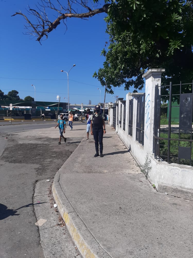 Nuestros funcionarios de <a href="/poli_girardot/">POLIGIRARDOT (IAPMG)</a> hoy #21Sep continuan en sus labores de supervisión en los espacios recuperados de nuestra ciudad en la zona sur Av. Fuerzas Aéreas con Av. Constitución,con calle El Samán y adyacencias del <a href="/CentralMaracay/">Terminal De Maracay</a>

#Aragua