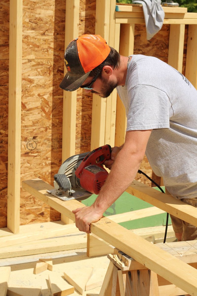 dreambuildersny's tweet photo. Always hard at work! We're lucky to have such a dedicated and skilled team. 🙏🏼 

#transformationtuesday #onthejob #appreciationpost #customhomes #dreambig #dreamhome #dreambuilders #plattsburgh #lakeplacid #adirondacks https://t.co/7IDEb92CY3
