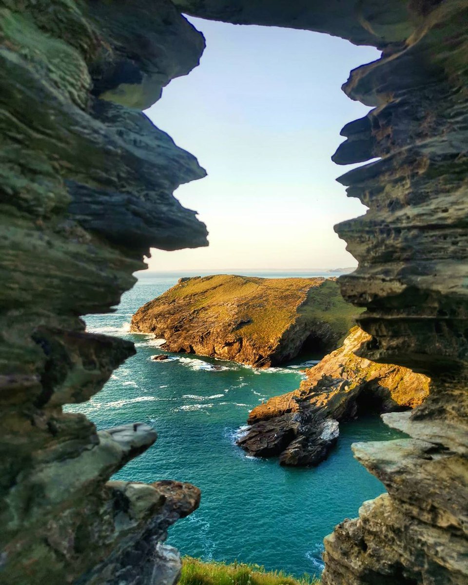 LLCollectionUK's tweet photo. Breathe-easy. It’s a new week and we’re taking in the beauty of this #Cornish view point.
Where would you rather be this Monday?
Captured by @thingsadamdoes
#visitcornwall #thisiscornwall #lovecornwall #ukstaycation #staycation https://t.co/OtLm8hTOo2