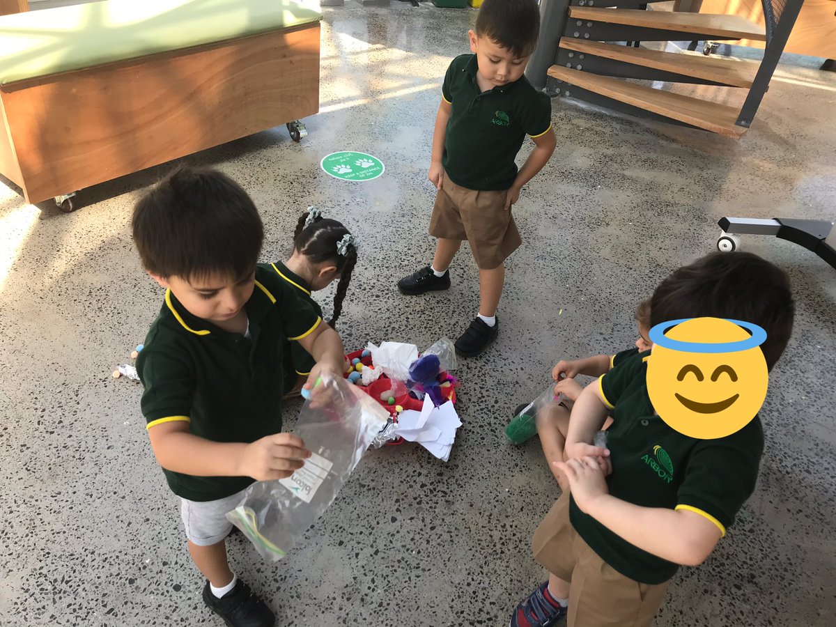 ArborFoundation's tweet photo. #FS1 enjoyed visiting the Maker Space for our βMonday Magical Space day.β We predicted which materials would help protect a raw egg from breaking when placed in a bag and dropped from a height. It got very messy ππ₯
#Arborenvironment #arborcreativity https://t.co/eZlmiNMTu0