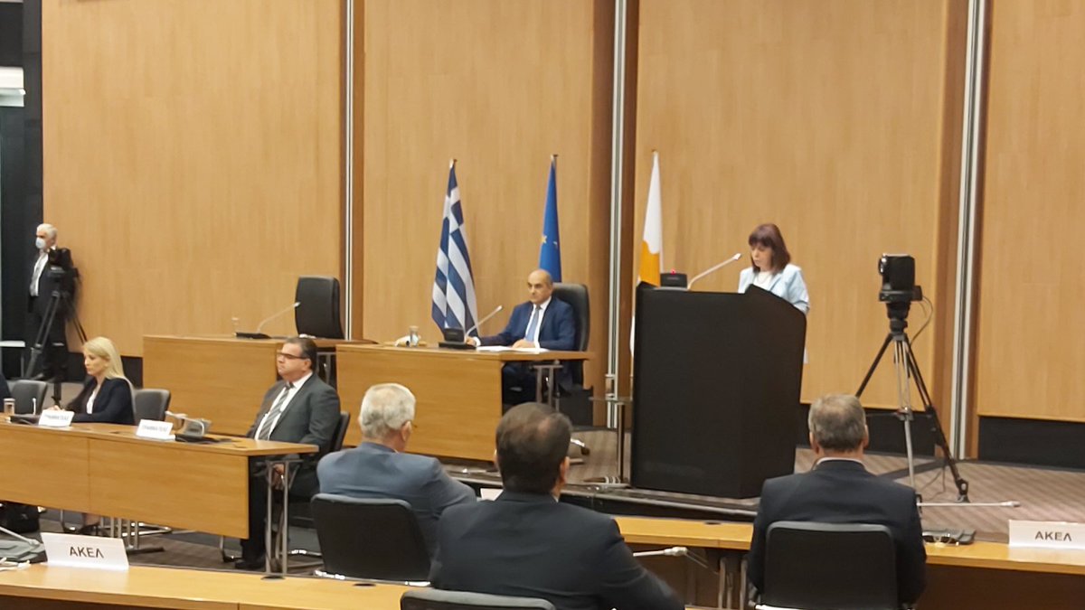 Η επίσκεψη της <a href="/PresidencyGR/">President GR</a> πέραν των ισχυρών συμβολισμών που εκπέμπει,υπογραμμίζει και εμπράκτως το διαχρονικά αρραγές μέτωπο Αθηνών-Λευκωσίας.Η επίσκεψη επιβεβαιώνει στην πράξη την κοινή πεποίθηση για συμπόρευση, σύμπλευση και ομοψυχία, σε μια περίοδο ιδιαιτέρως κρίσιμη.