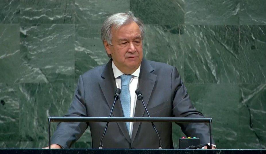 António Guterres, secretario general de #ONU: 'La desigualdad de género sigue siendo un desafío, la catástrofe climática acecha, desaparece la biodiversidad, aumenta la pobreza, se propaga el odio, el #COVID19 ha puesto en manifiesto la fragilidad de nuestro mundo' #UNGA