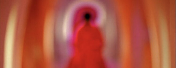 EnFilme's tweet photo. VIDEO. “A veces solo vemos las cosas a través de una pantalla”. Vean aquí THERE’S ONLY ONE SUN, un corto de 9 minutos de intensa belleza del gran WONG KAR-WAI (In The Mood For Love). Para que así sea toda su semana. https://t.co/QtSAJMri6m https://t.co/HwYotIsJ6o