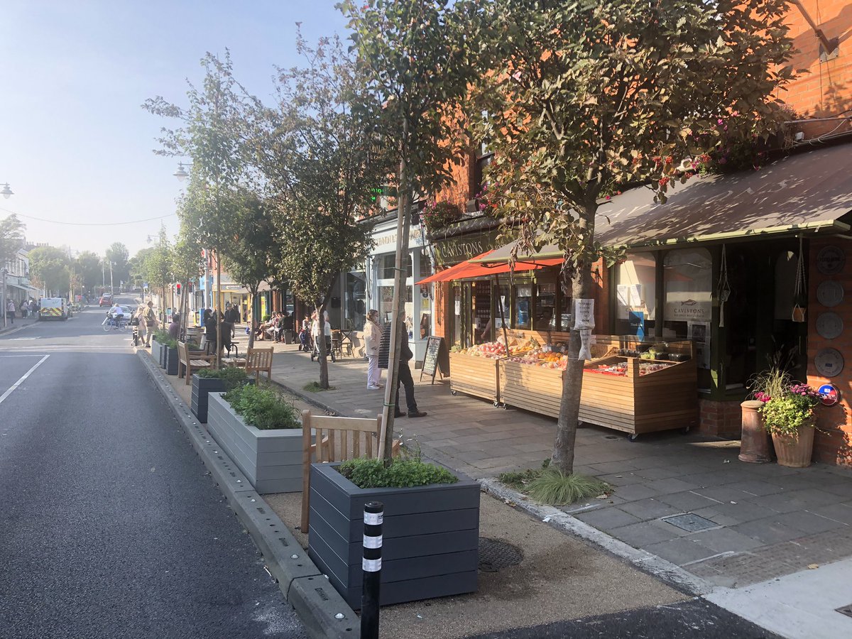 robertburns73's tweet image. In #Glasthule the works carried out by @dlrcc by reallocating car parking spaces have resulted in wider footpaths for pedestrian safety &amp;amp; space being made available for benefit of @64_Wine &amp;amp; @cavistons &amp;amp; other businesses in village. It’s all about public space &amp;amp; how we use it.
