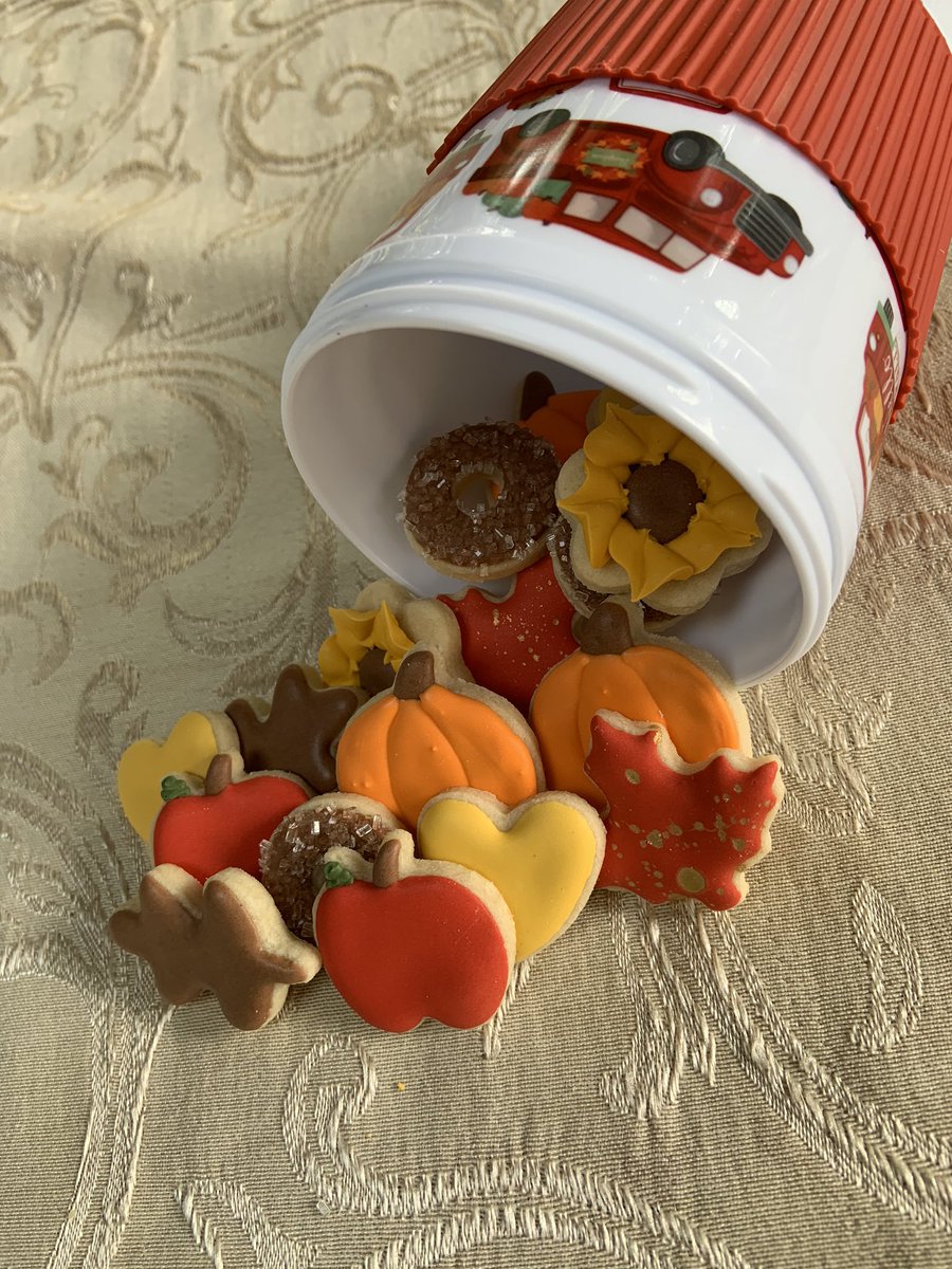 lavcupcakery's tweet photo. Fall mini’s!!! https://t.co/fNJtZKynje