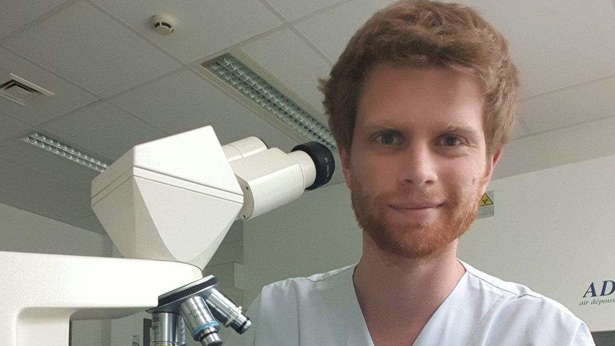 BelgianKidsFund's tweet photo. Dr. Alexandros Popotas, #pediatre en formation @HUDERF_UKZKF termine sa 2e année de #Recherche  sur la différence de réaction face à l #inflammation entre les👱‍♀️et les 🧔 chez les enfants.
➡️https://t.co/sn5mYpXQW3
➡️https://t.co/R7wCPS37Ur
#Pediatrics https://t.co/v4xKie1ncw