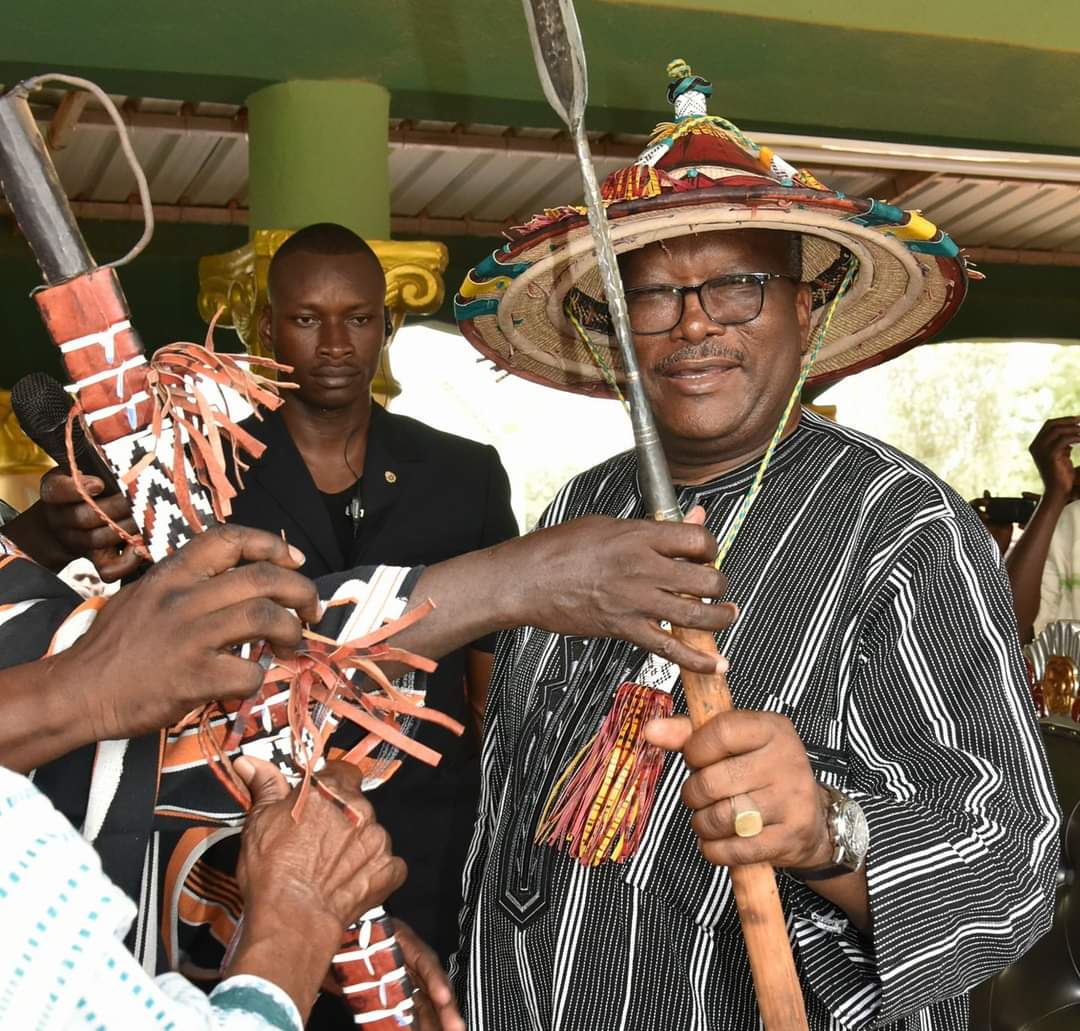 MPP_BurkinaOff's tweet photo. Tous en mouvement pour #ROCH2020 !

Labélisation du pagne tissé Faso dan fani et du chapeau de Saponé, des actes concrets du président @rochkaborepf pour la promotion et la valorisation de nos produits du terroir, pour une valeur ajoutée au profit de nos artisans ! #MPP2020 https://t.co/WT3RuerARZ