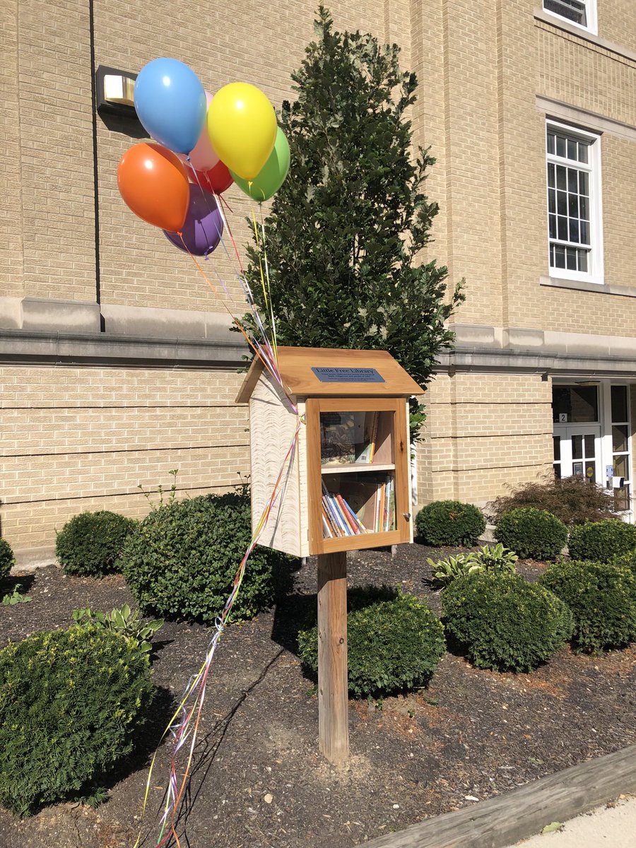 Welcome Little Free Library! This special library is dedicated to celebrating the voices of BIPOC. ⁦<a href="/BexleyMontrose/">Montrose Elementary</a>⁩ #BIPOC #BlackLivesMatter ⁦@bexley_art⁩
