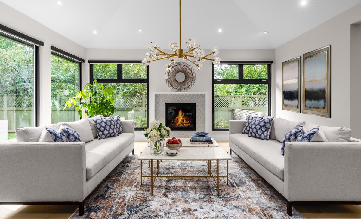 HomeInCanadaMag's tweet photo. Despite being solid and spacious, this 30-year-old home benefitted from a much-needed update.

Head to our website to read the full story of this renovation by @SpaceHarmony_ 

https://t.co/6itGli84lM

#interiordesign #vancouver #designideas #renovation #livingroom #kitchenreno https://t.co/pJ9C0Y5EIV