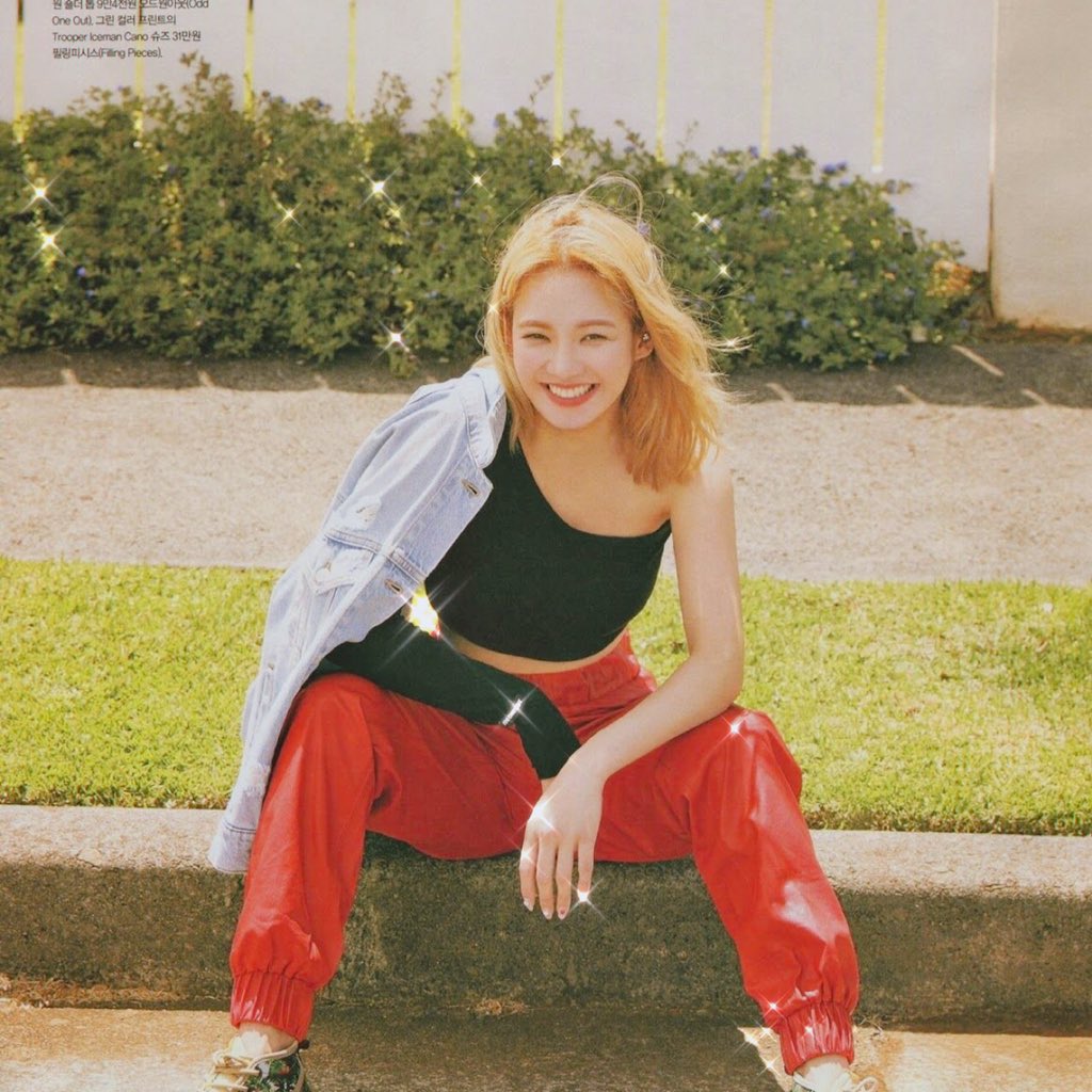 khysource's tweet photo. happy birthday to my precious woman, to the most talented and gorgeous woman i’ve ever seen. i love you, always and forever

#OurQueenHYOday 
#디저트처럼_달콤한_김효연_생일 https://t.co/4bqYdlSTf8