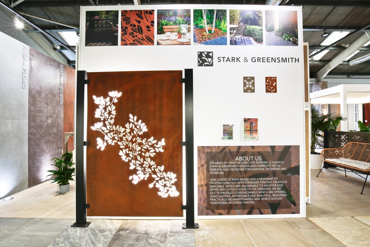 _LONDONSTONE's tweet image. We're thrilled to now be in partnership with @starkgreensmith.

View and purchase the exciting range of panel kits and screening - [bit.ly/32P9CVV].

FREE nationwide delivery on full packs &amp;amp; orders over £1,000 on stone, porcelain &amp;amp; composite decking.

#ThisIsLondonStone