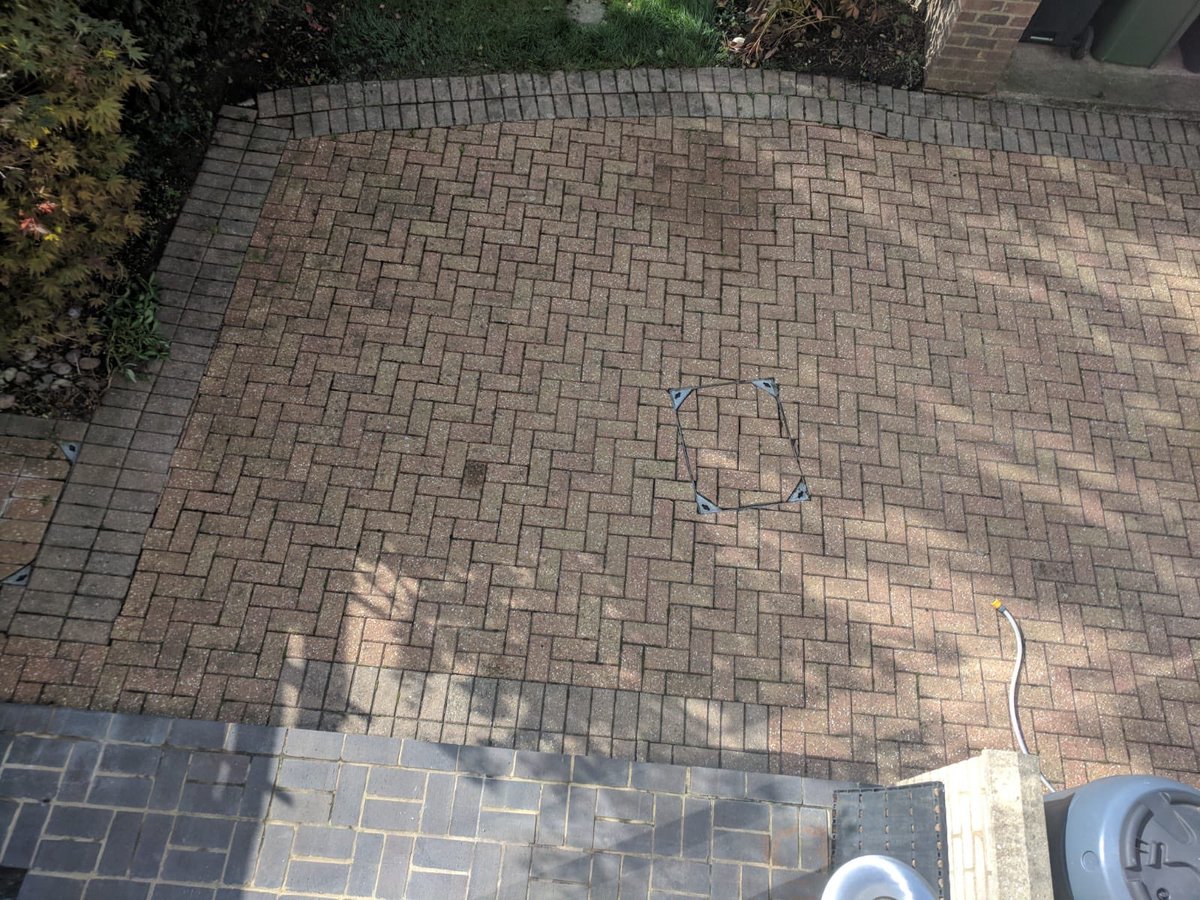 Formacdriveways's tweet photo. Porcelain patio completed today, stretcher bond pattern looks great 👍 #thebusiness https://t.co/V5hkruKv6k