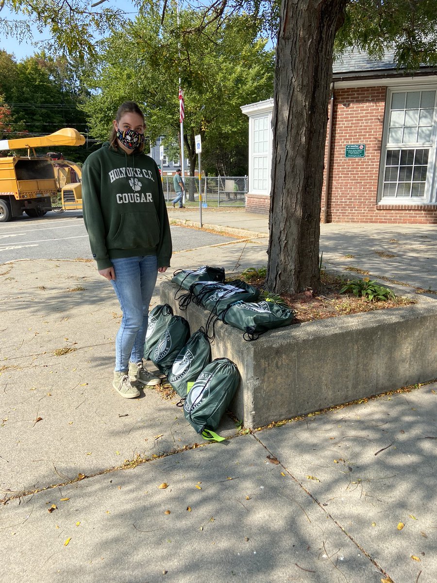Here we gooooo!!  AEL is ready.  Teachers doing meet and greet with families.  Hope to see everyone tomorrow morning.