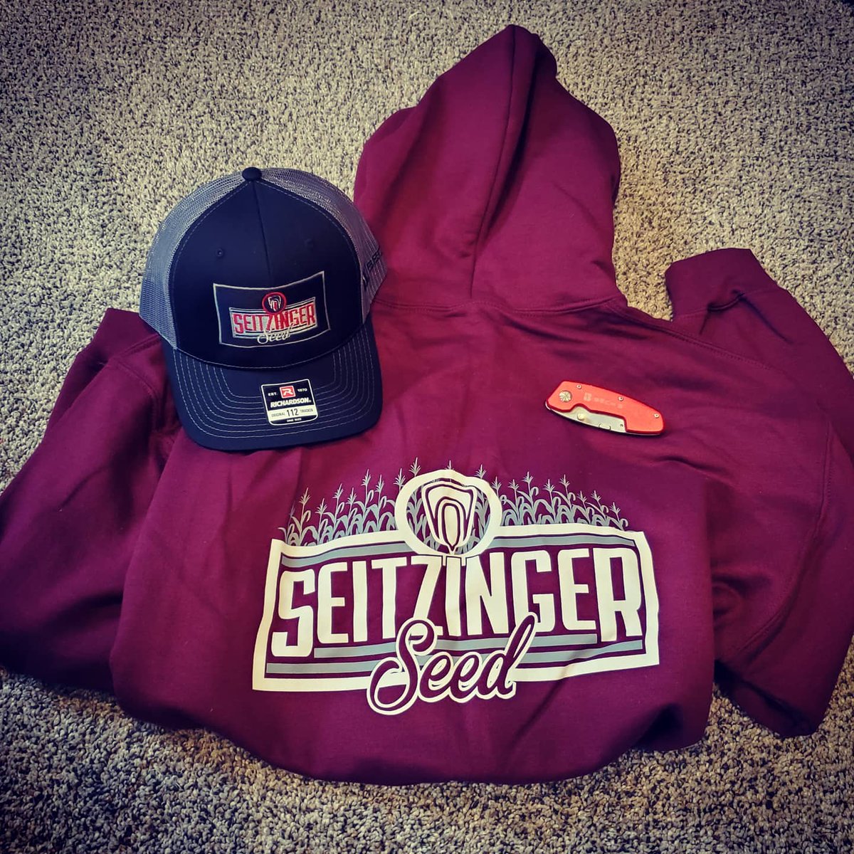 SeedSeitzinger's tweet image. We will be harvesting the corn plot in Bridgeport this week! Check out our Facebook or Instagram page for details on how to win one of these items! Everyone who guesses will be entered to win a hat. Good luck! 🌽

#corn #testplot #beckshybrids #seitzingerseed #contest #retweet
