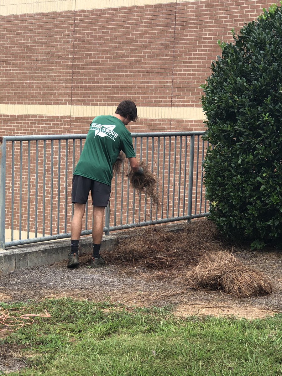 Thank you <a href="/PtsaBullard/">Bullard PTSA</a> for taking care of the <a href="/bullardbulldogs/">Bullard Elementary</a> planting beds in front of the building! Edge Above Landscaping did an amazing job! So grateful for all you do! #BetterTogether #OneSchoolOneTeam