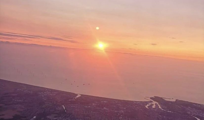 NickHintonn's tweet photo. There’s lots of people posting pictures of two suns. Is this why Instagram banned the sun hashtag last week? https://t.co/k7DAfgm5KU