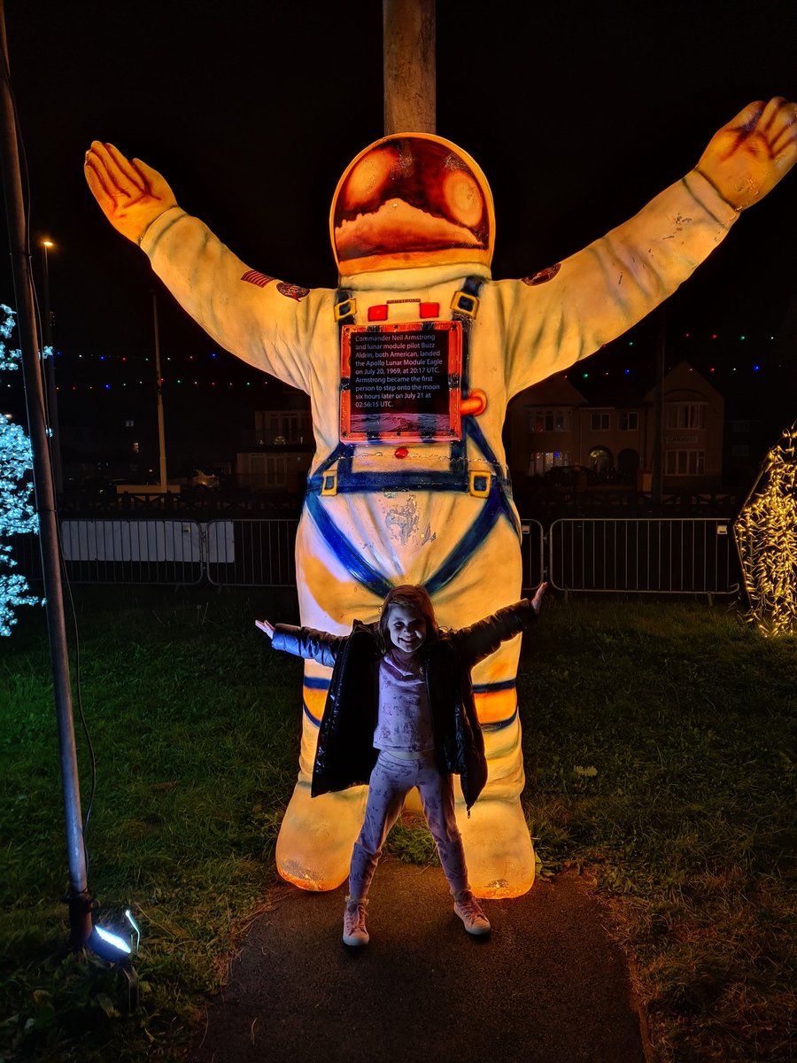 JasminParis's tweet photo. @FRISroom5 We went to Blackpool this evening and Sienna found an Astronaut, she wanted to show you all as she has learnt about them in class. https://t.co/V4LQWcNuCn