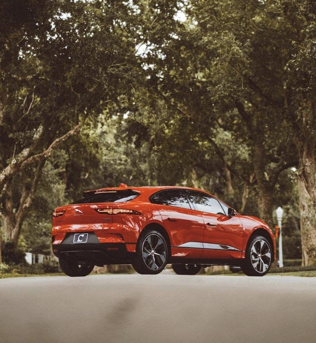 Easy on the eyes and the environment. The All-Electric Jaguar I-PACE.
#IPACE #EV https://t.co/kz8OP17JMQ