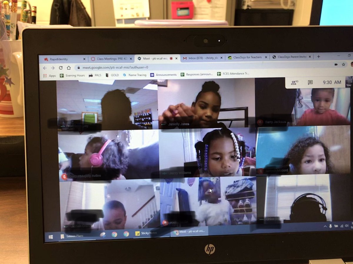 davis_fam's tweet photo. Our first day of Virtual Learning in #MrsDavisPreK went better than we expected 🙌🏼 @Falling_CreekES @CCPSPreschool https://t.co/TgYyX7o1mI