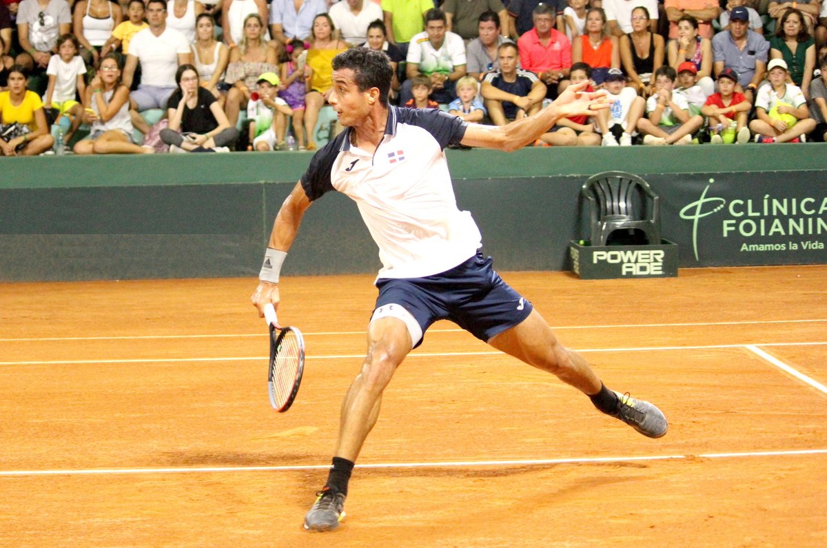 robcidsubervi's tweet photo. Ahorita 😊 a las 4:00 de la mañana (🕓 RD), el primer partido en #rolandgarros vs Henri Laaksonen. Aunque no estén despiertos espero las buenas vibras de todos.

#vamosdominicana #vamosquesepuede #yosoycreo #RG2020 #rolandgarros2020 #paris #france #teamdominican https://t.co/yZkiTHEYkR