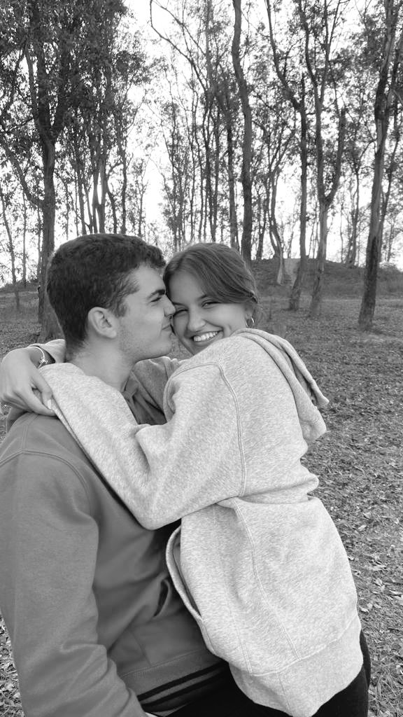 Raulmp25_'s tweet photo. Me hace muy feliz @andrea_mateoo https://t.co/rbn3qdkAuL
