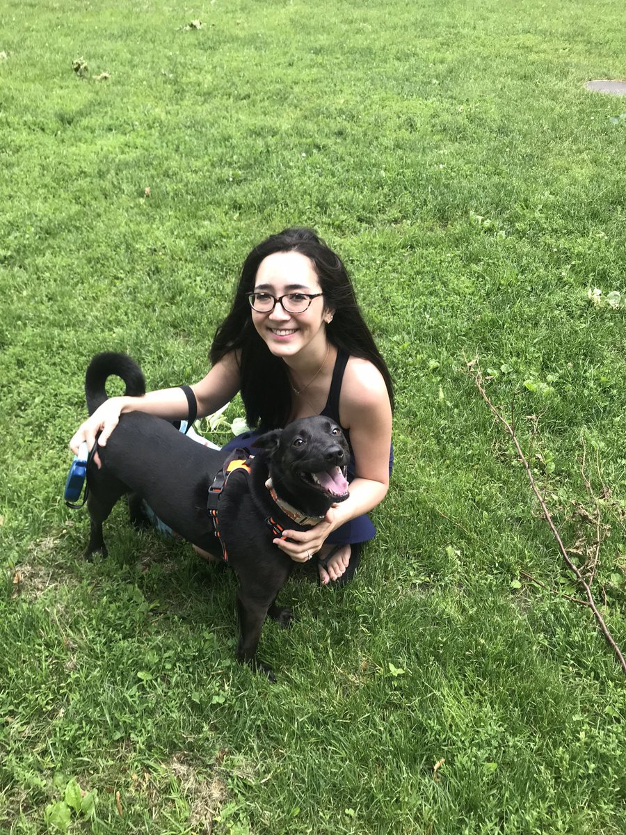 MedBookClub1's tweet photo. We’re delighted to introduce our next #FeaturedReader, Dr. Monica Johnson! @monikahye
👩⚕️4th year radiology resident at MGH
📕Fave Non-Med Book: Wild by Cheryl Strayed
📖Fave Med Book: The Spirit Catches You And You Fall Down by Anne Fadiman
🥘She makes a mean chicken tandoori! https://t.co/t1u3Rj8Uo6