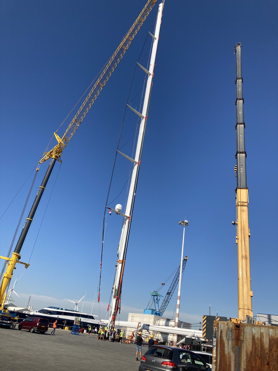 NestaShipping's tweet photo. Perfect circumstances today! The masts of SY Aquijo are horizontal now. #refit #harlingen https://t.co/BwBZzS5Iqm